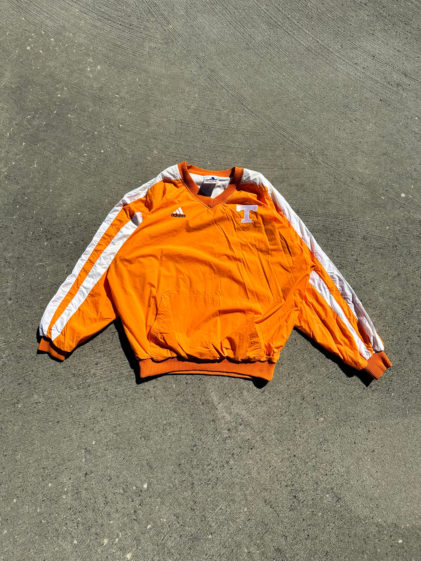 ADIDAS UNIVERSITY OF TENNESSEE PULLOVER JACKET — L