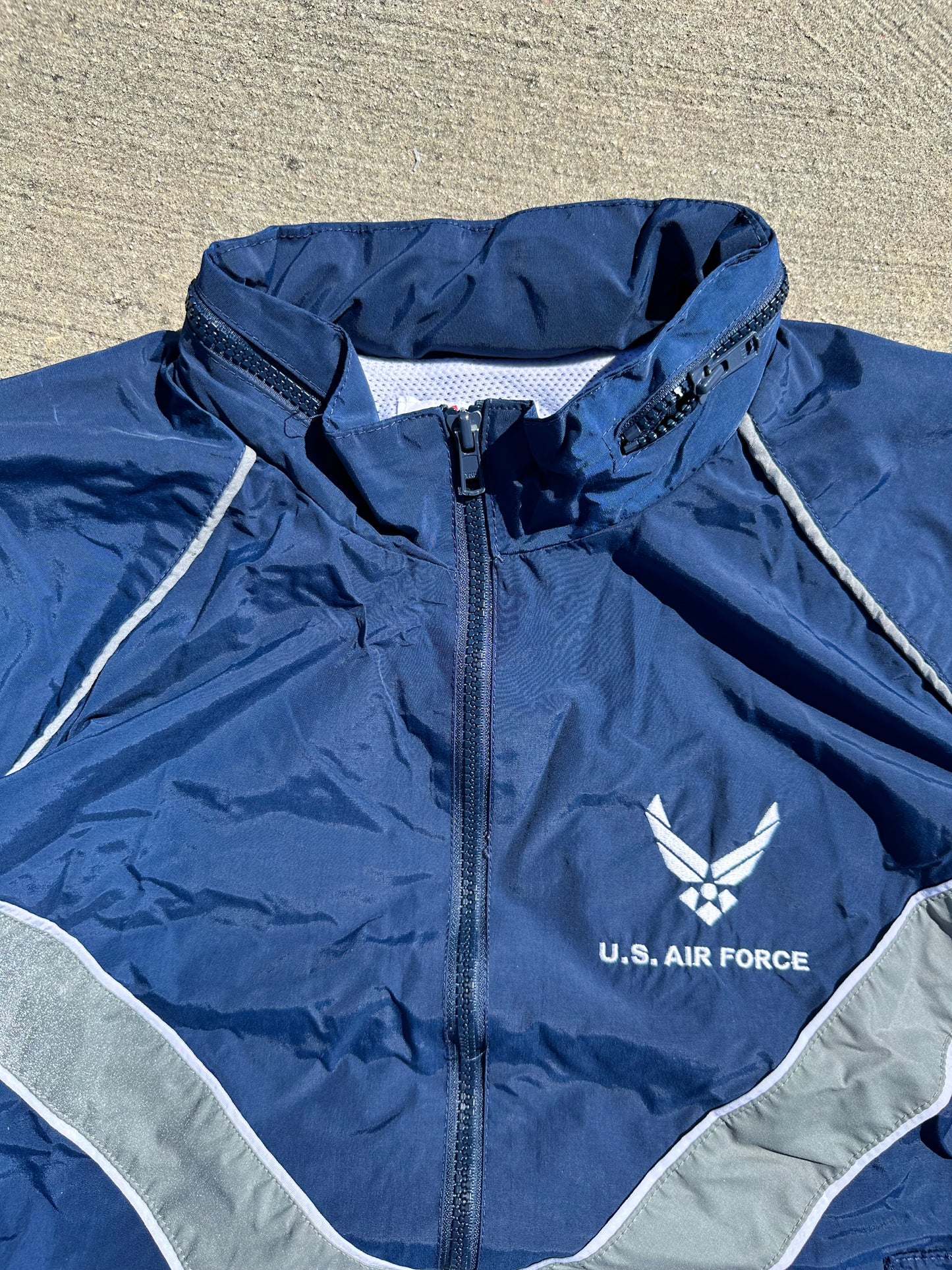 UNITED STATES AIR FORCE FULL-ZIP JACKET — M